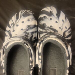Black and White Clogs M 9 W11
